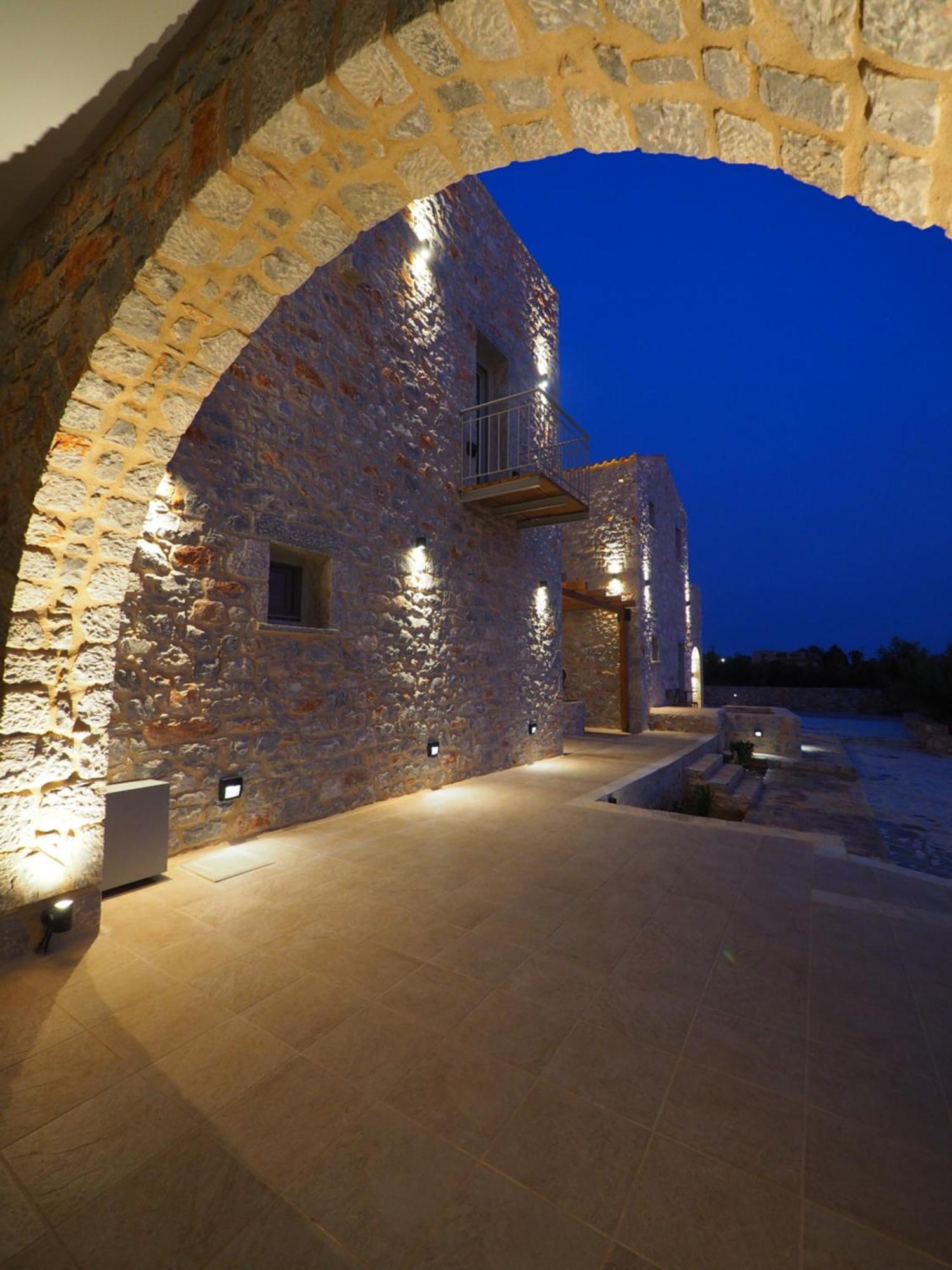 Terra Di Pietra Exclusive Suites & Apartments Areopoli Zewnętrze zdjęcie