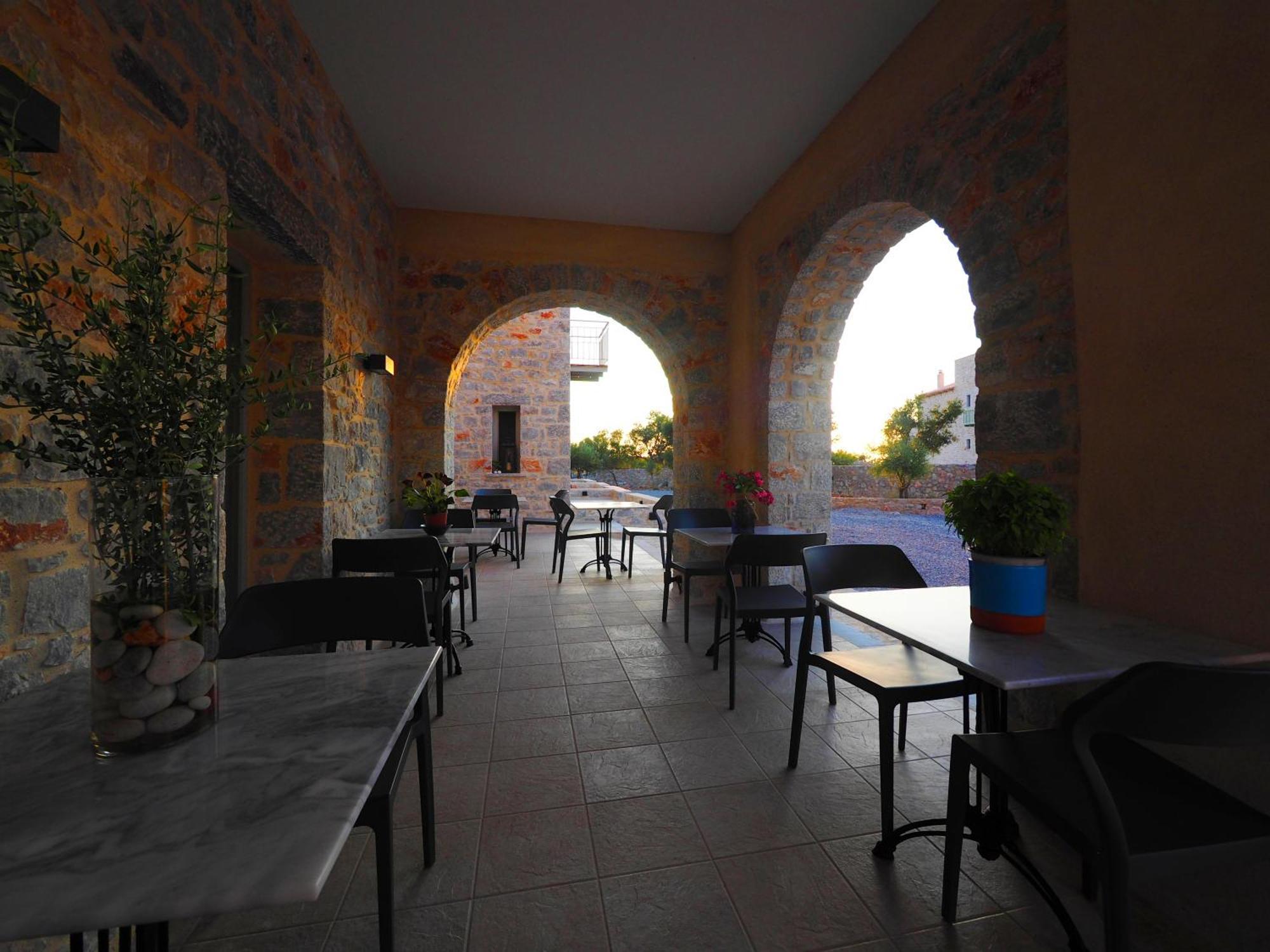 Terra Di Pietra Exclusive Suites & Apartments Areopoli Zewnętrze zdjęcie